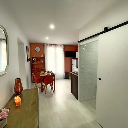 La Riche Histoire De Pezenas Apartment Exterior photo