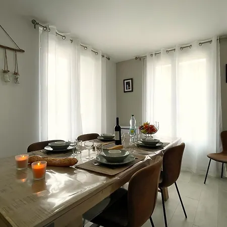 La Riche Histoire De Pezenas Apartment Exterior photo