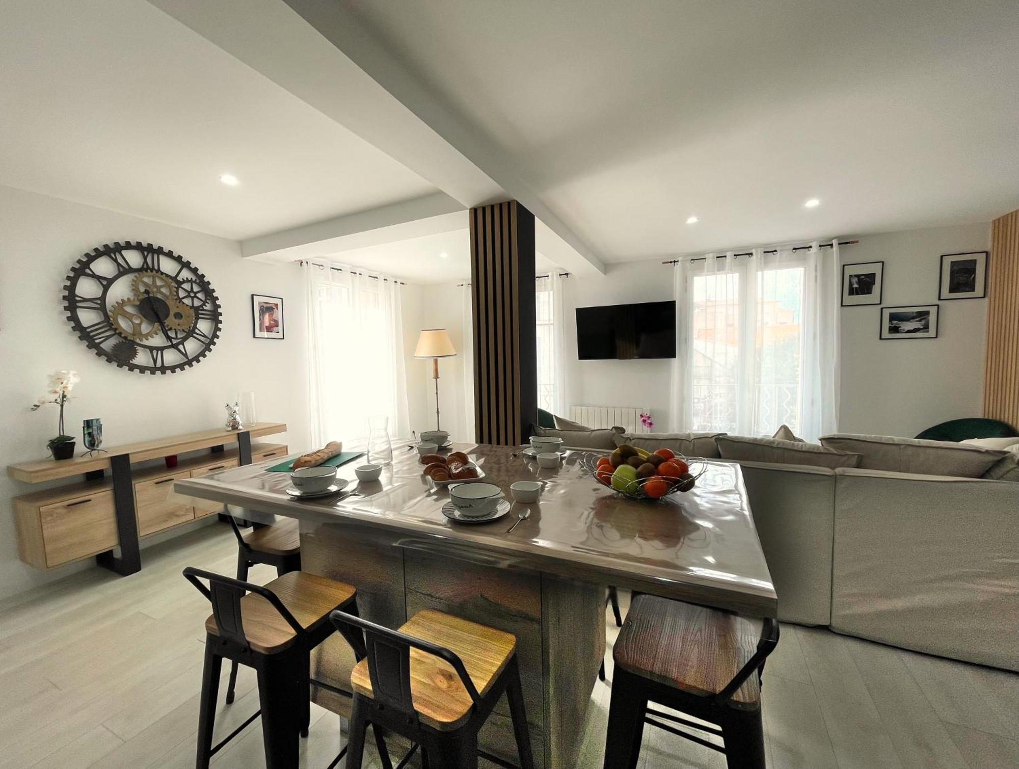 La Riche Histoire De Apartment Pezenas