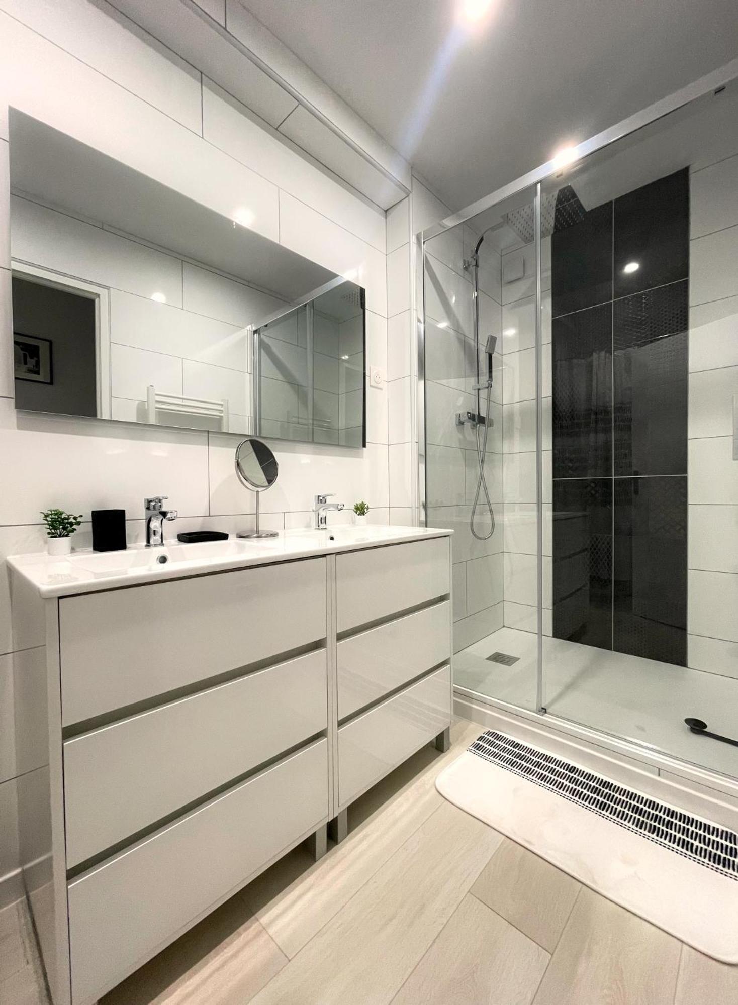 La Riche Histoire De Apartment *